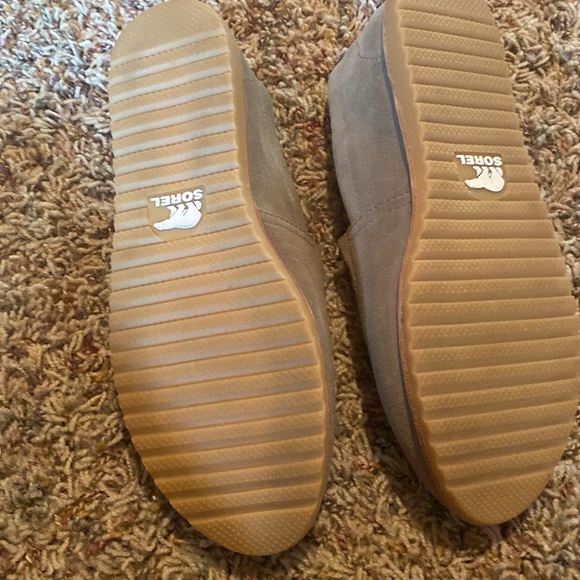 NWOT Sorel Ella slides 7 - Picture 3 of 3